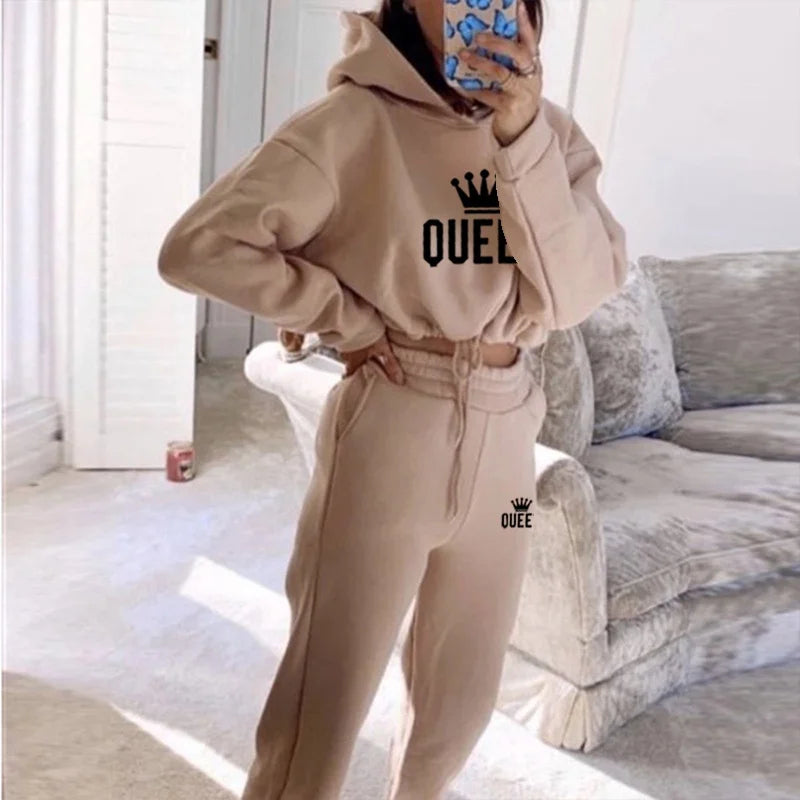 Chic Comfort: Women's Hooded Tracksuit with Pullover Hoodies and Sweatpants Set